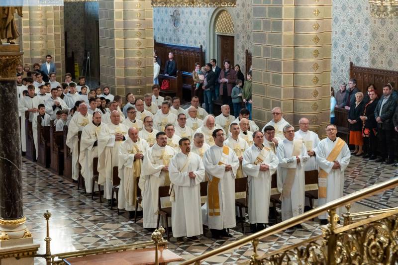 2024_03_28_olajszentelesi szentmise_30.jpg